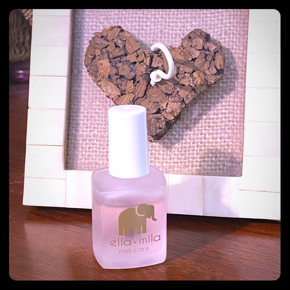 Ella + Mila Nail Care Strengthener -First aid kiss